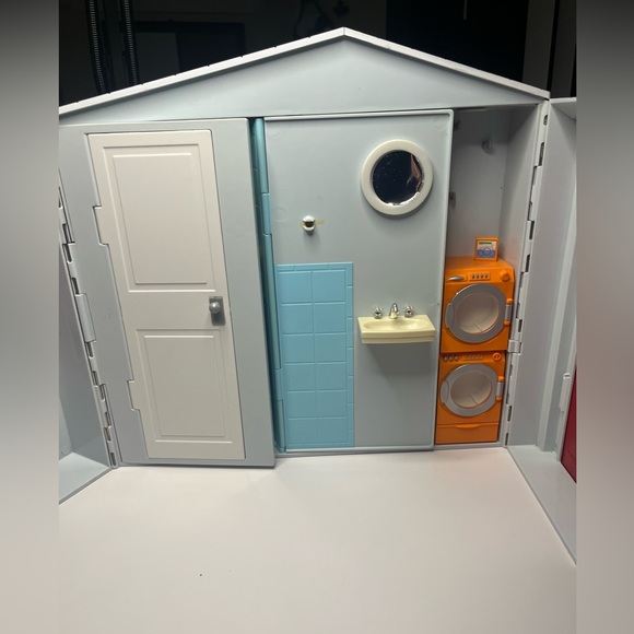 Vintage Barbie -totally real- fold n go house. Dryer spins- door bell rings- - Picture 5 of 10